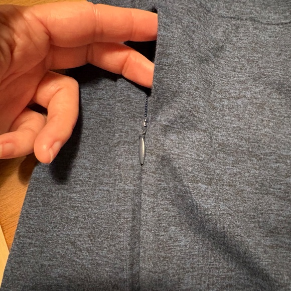 Quince performance zip hoodie - navy - size XL - Picture 9 of 10